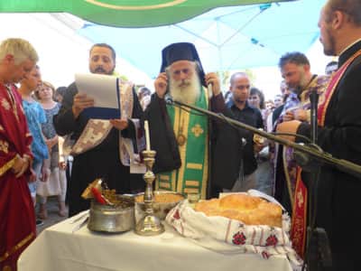 Осветување на камбанарија на црквата „Воскресение Христово“ во Ерековци