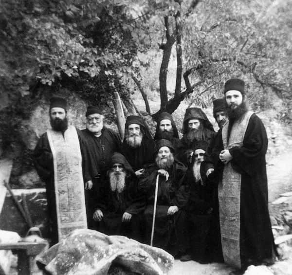 Не криете тага во срцето - старец Јосиф Исихаст