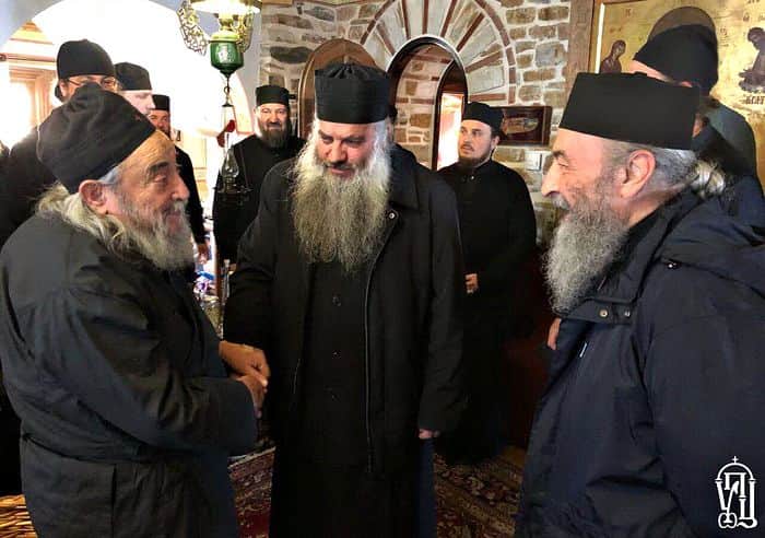 „Свештеникот не е намесник Божји на Земјата, туку Негов послушник“ - Старец Григориј Зумис