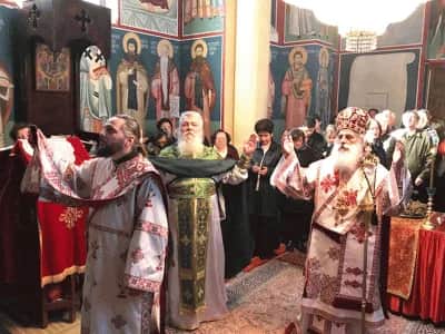 Крстопоклона Недела – Архиерејска Литургија во Довлеџик