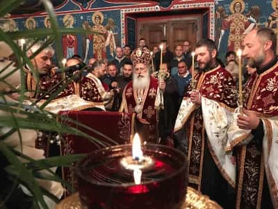 Петти Акатист кон Пресвета Богородица