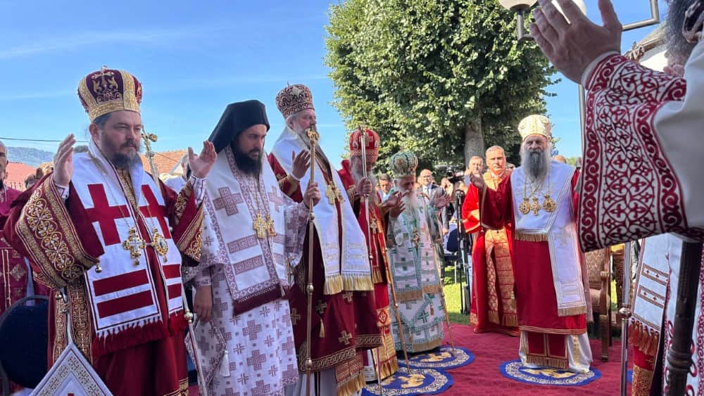 Митрополитот Преспанско-пелагониски Петар сослужуваше со Српскиот Патријарх Порфириј во Босна и Херцеговина