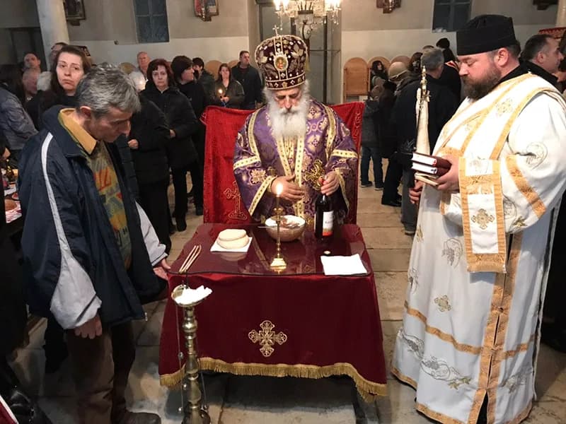 Задушница – Света Архиерејска Заупокоена Литургија во храмот Свети Великомаченик Димитриј, во Битола