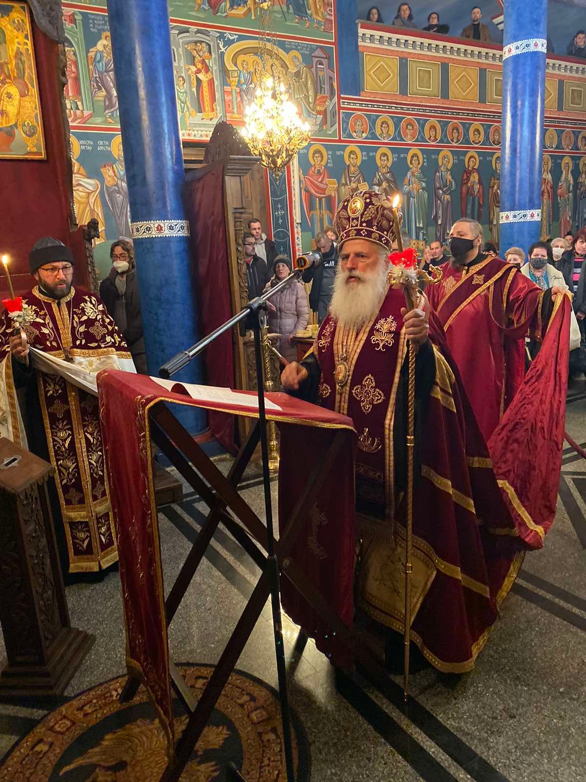 Mало повечерие со Акатист кон Пресвета Богородица