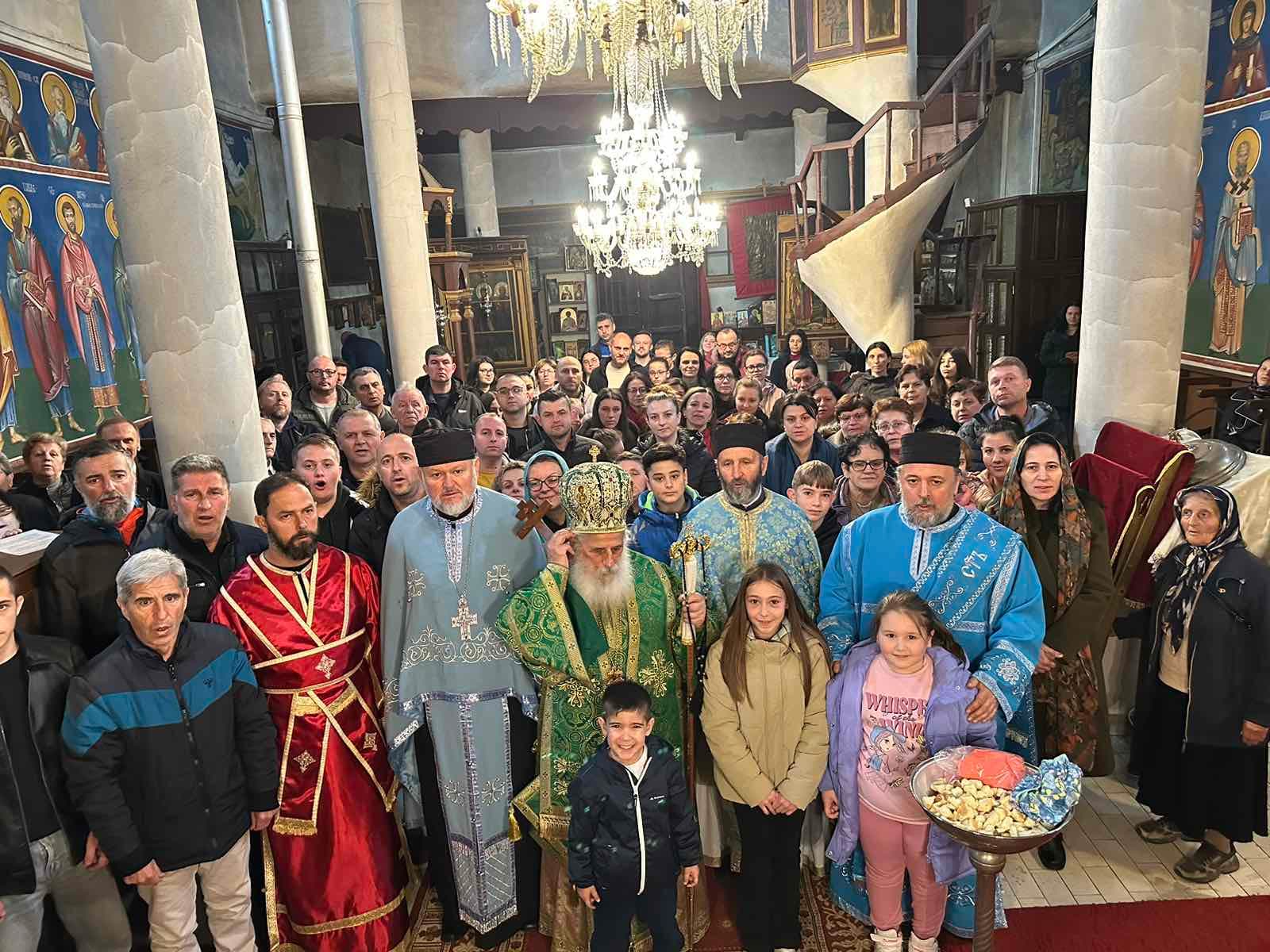 Крстопоклона Недела – Света Архиерејска Литургија во храмот „Свети Великомаченик Георгиј“ во Ресен