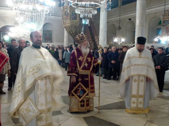 Црквите во Битола полни со верници