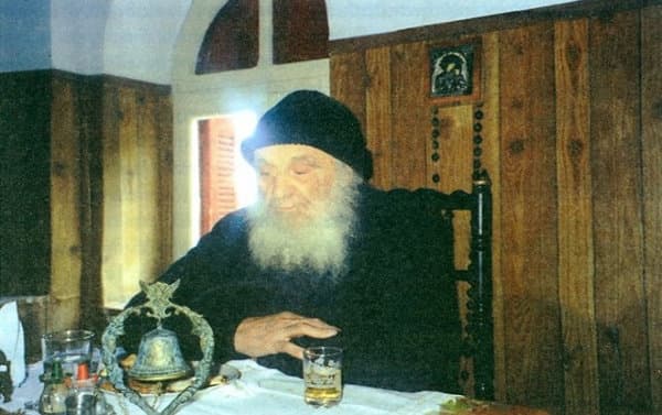 Бракот е чамец. За да стигнете, треба двајцата да веслате