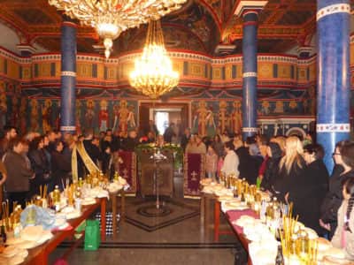 Акатист кон Пресвета Богородица