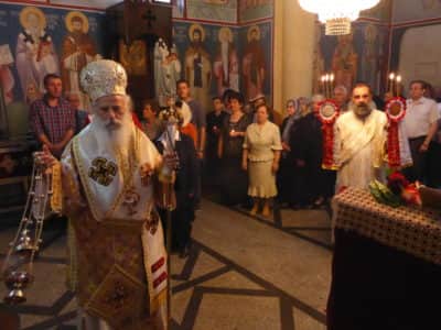Архиерејска Литургија во храмот на Светите Архангели - Довлеџик