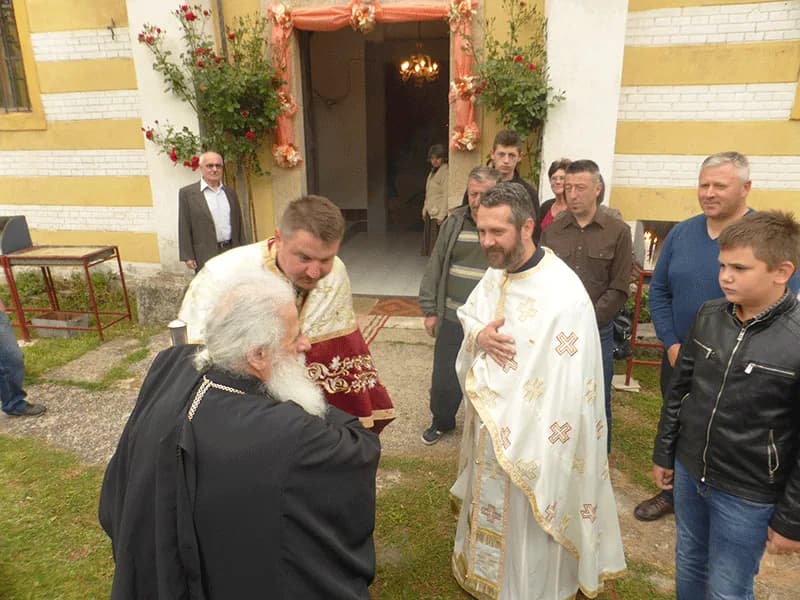 Архиерејска Литургија во Брусник