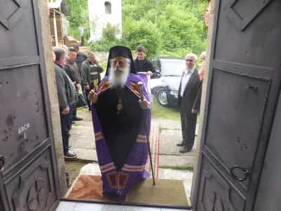 Архиерејска Литургија во Брусник