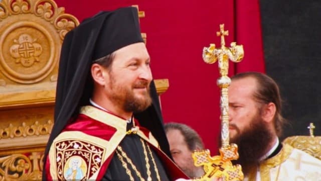 Романски епископ поставен под забрана, поради хомосексуализам