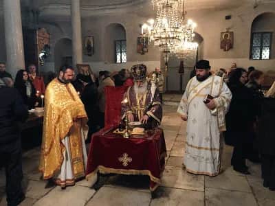 Задушница - Заупокоена Архиерејска Литургија