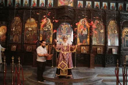 Велика Сабота - Света Архиерејска Василиева Литургија во храмот „Рождество на Пресвета Богородица“, во Битола