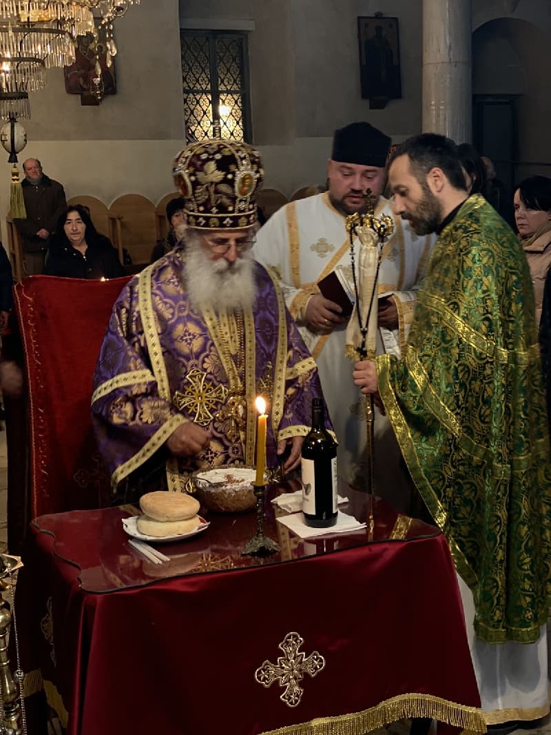 Задушница – Света Архиерејска Заупокоена Литургија во храмот Свети Великомаченик Димитриј, во Битола