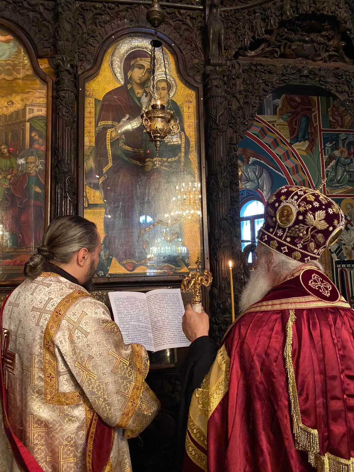 Трет Акатист кон Мајката Божја, Пресвета Богородица
