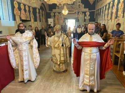 Тринаесетта недела по Педесетница – Света Архиерејска Литургија во храмот „Свети Архангел Михаил“, во Могила