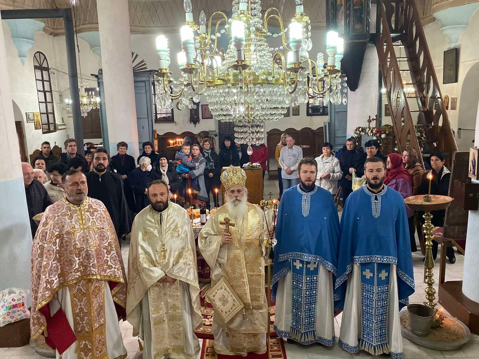Покров на Пресвета Богородица – Света Архиерејска Литургија во храмот „Успение на Пресвета Богородица“ во Крушево