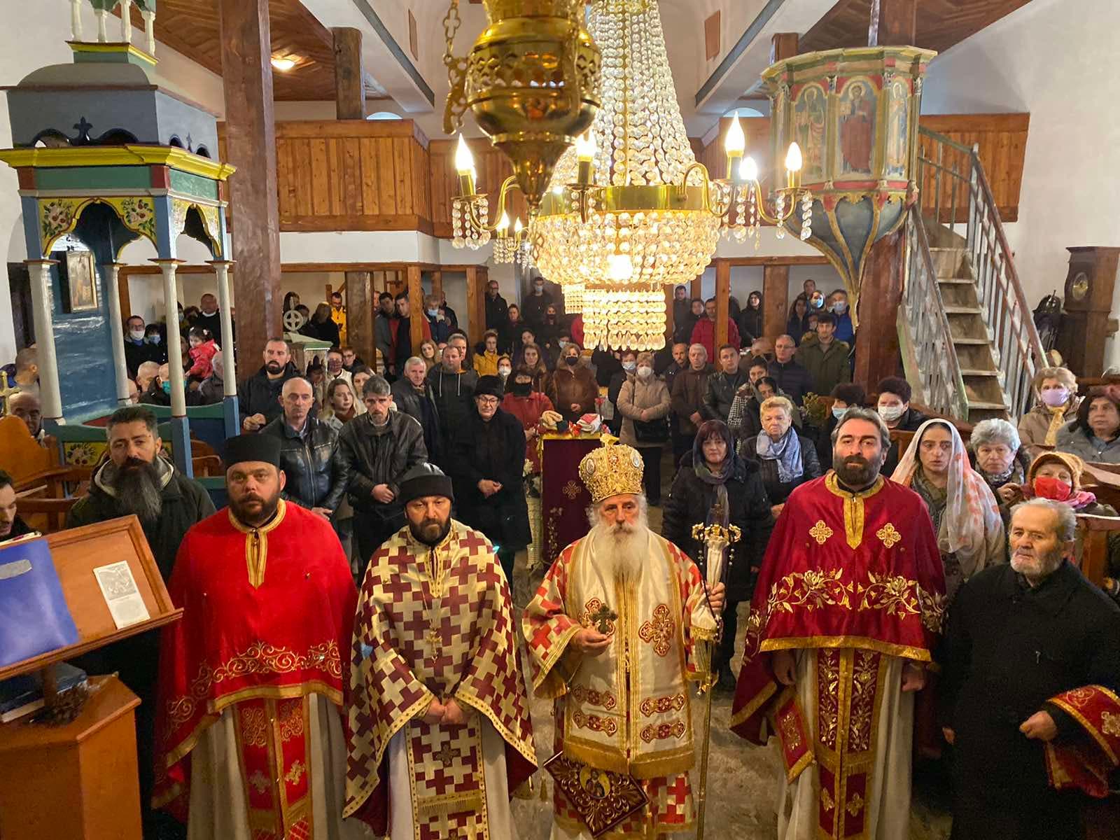 Света Архиерејска Литургија во манастирот „Свети Великомаченик Меркуриј“ во село Барешани