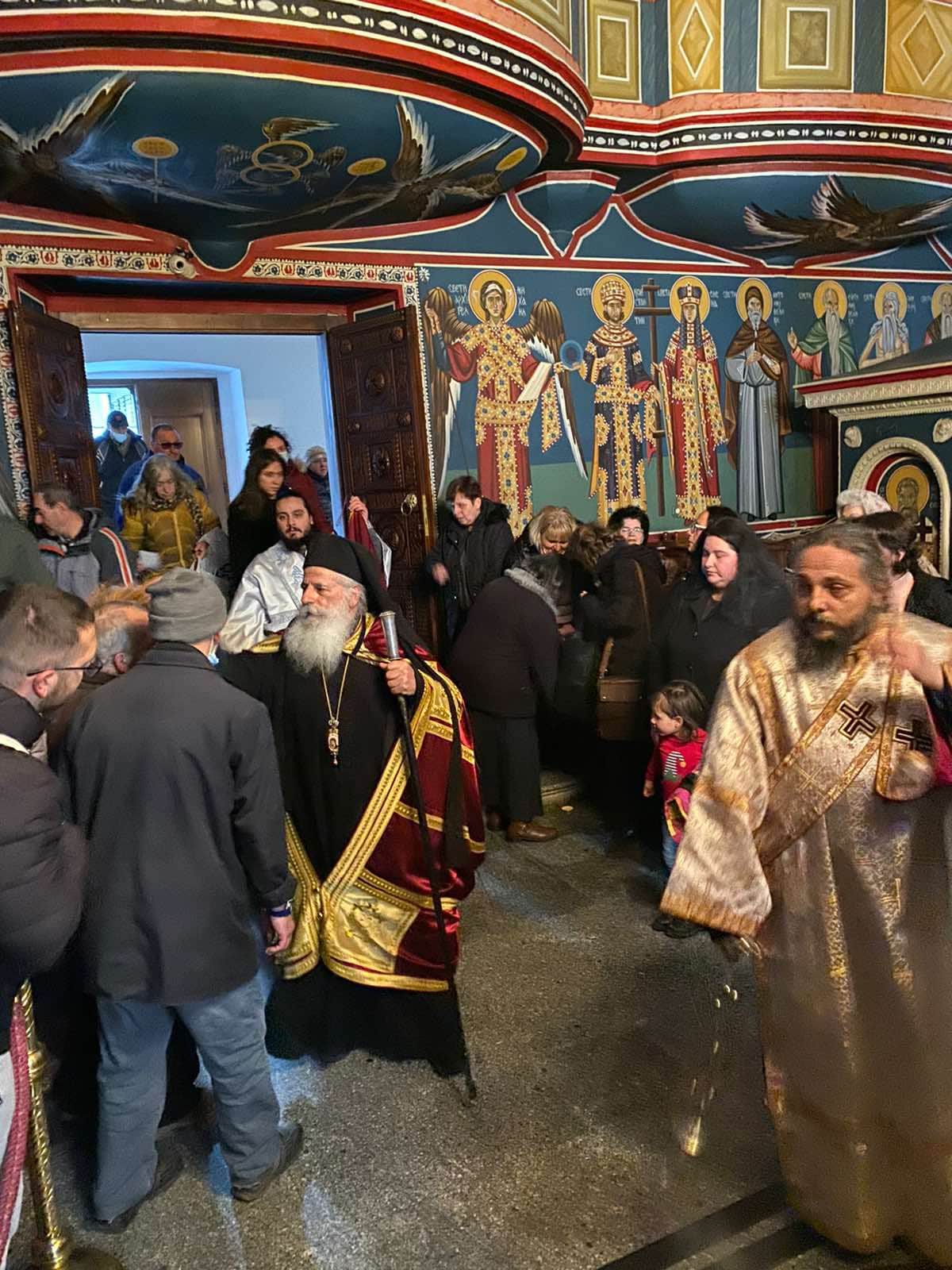 Mало повечерие со Акатист кон Пресвета Богородица