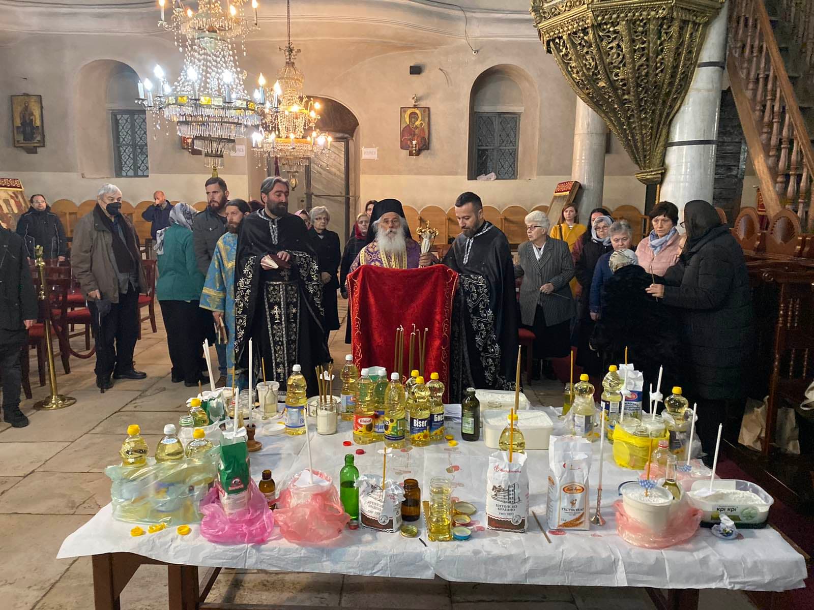 Велика Среда – Света Литургија на Претходноосветени Дарови во соборниот храм „Свети Великомаченик Димитриј“, во Битола