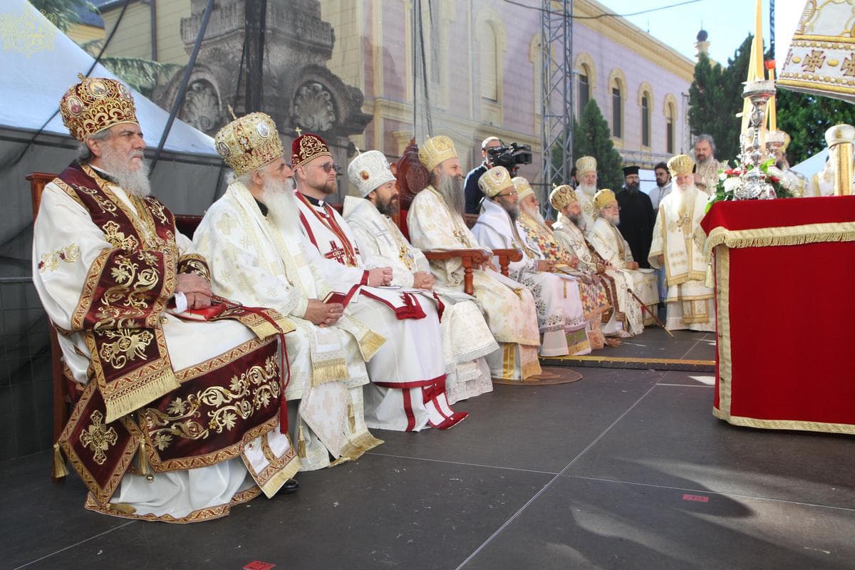 Света Божествена Литургија во Нови Сад