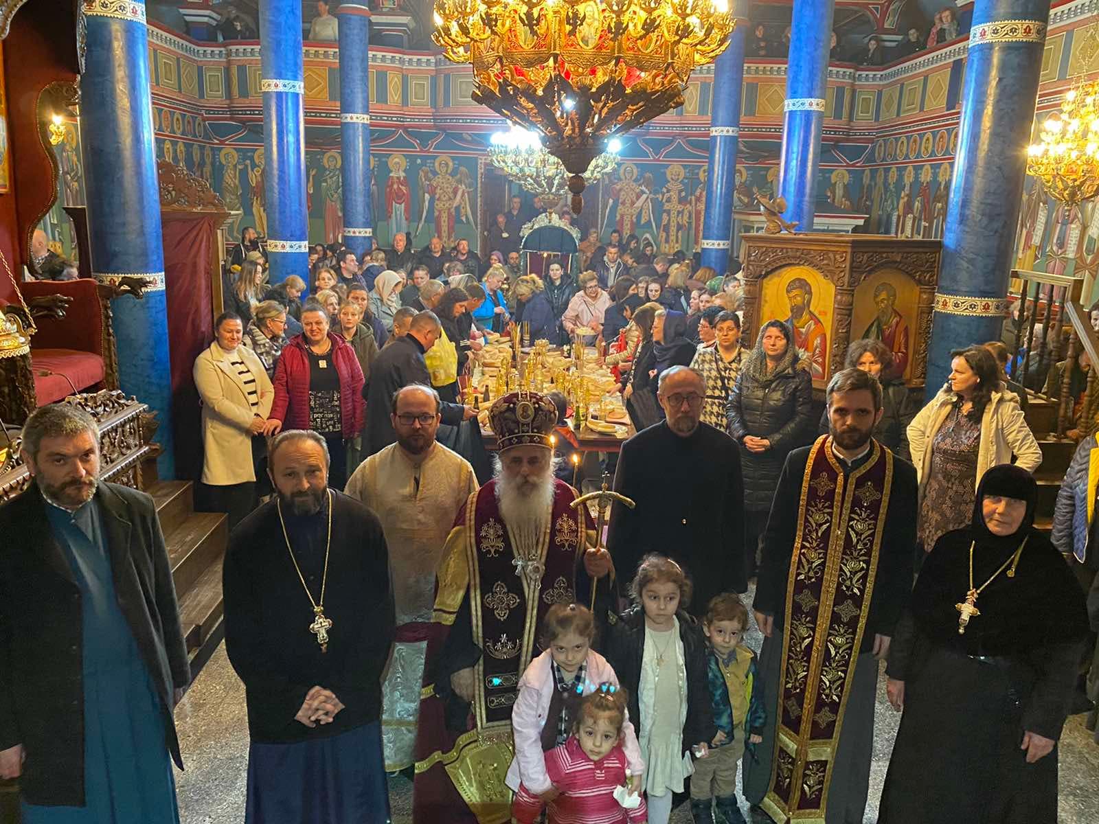 Втор Акатист кон Мајката Божја, Пресвета Богородица