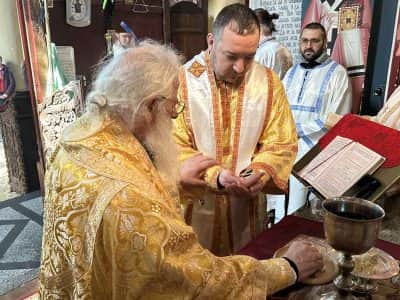 Света Архиерејска Литургија во храмот „Свети Архангел Гаврил“, Довлеџик