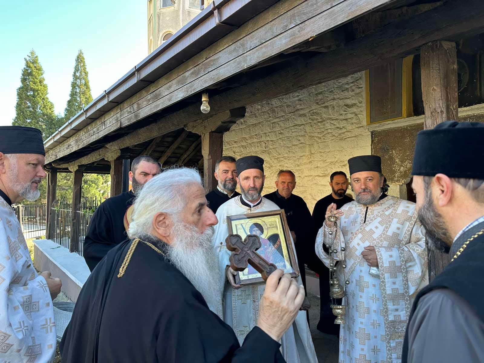 Втор ден Велигден – Света Архиерејска Литургија во храмот „Свети Великомаченик Георгиј“ во Ресен