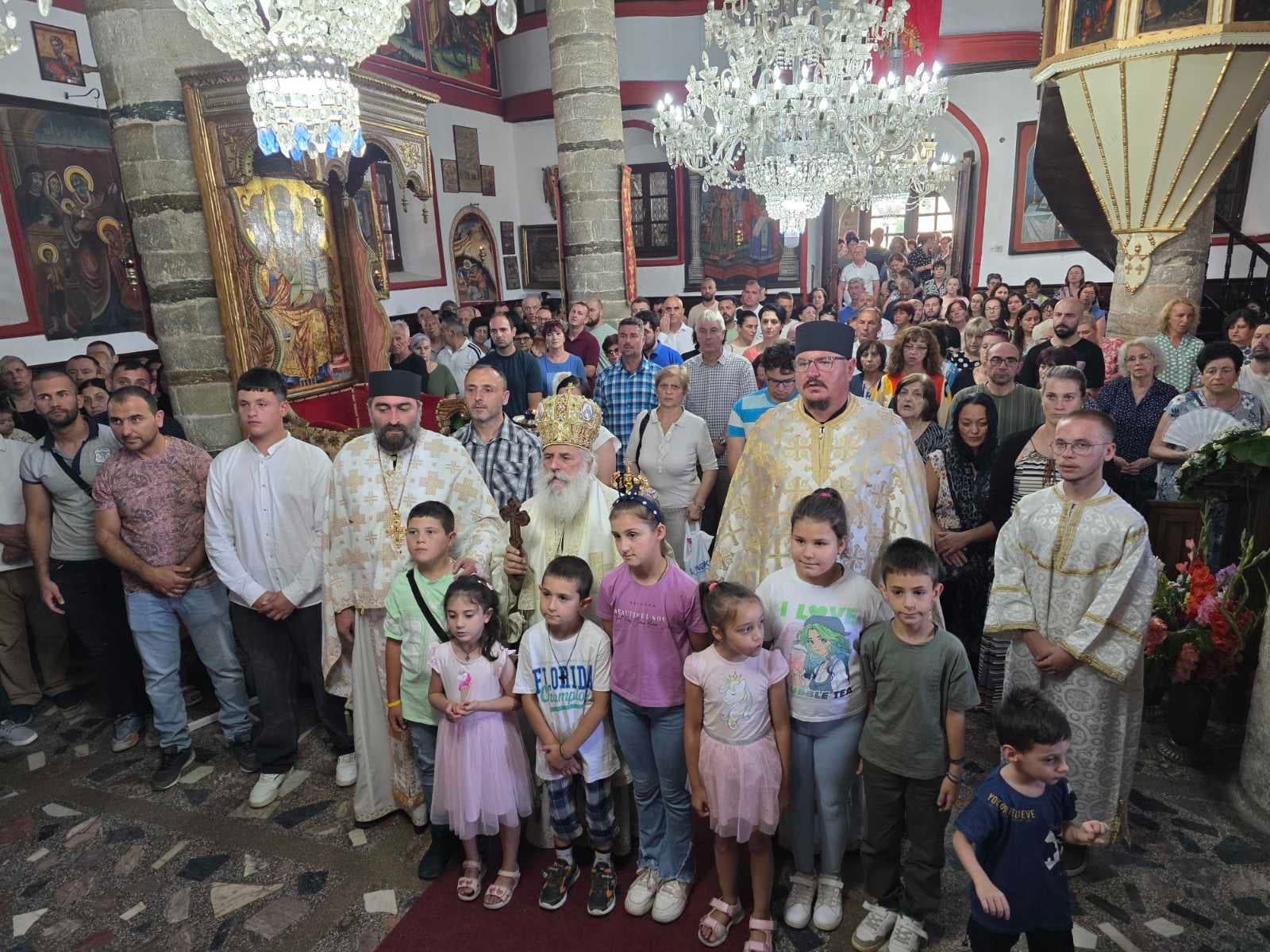Шеста недела по Педесетница - Света Архиерејска Литургија во храмот „Света Недела“, во Битола
