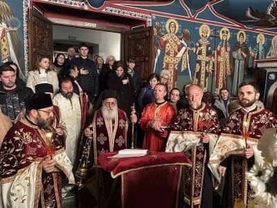 Mало повечерие со Акатист кон Пресвета Богородица