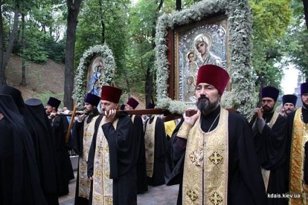 209380-p 20 000 луѓе на улиците на Киев, на литијата за свети Владимир, крстителот на Русија