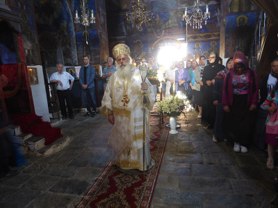 P1190095 Меѓународен научен симпозиум и Архиерејска Литургија во Слепченскиот манастир