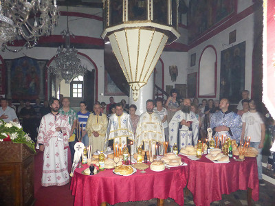 Архиерејска Вечерна и Литургија во Света Недела - Битола
