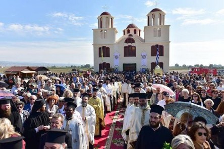 216360.p Во Грција осветен првиот храм во чест на преподобниот Порфириј Кавсокаливит