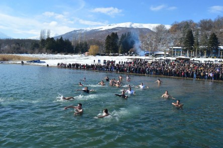 6 Осветување на водите од Преспанското езеро. (ВИДЕО)