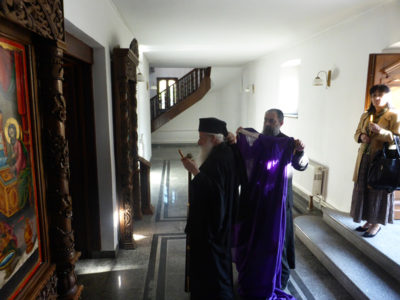 Акатист кон Пресвета Богородица