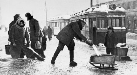 Малечки сведоци на големи ужаси - Војната во дневниците на децата / 9 Мај