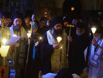 Погребот на Старец Пантелејмон во манастирот „Свето Преображение“, Бостон, САД