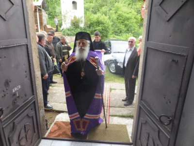 Архиерејска Литургија во Брусник