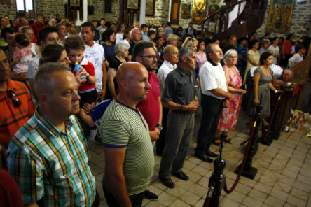 6957-bozestvena-liturgija-za-petrovden-960x600-14 Свети Петар и Павле - Архиерејска Литургија во Прилеп