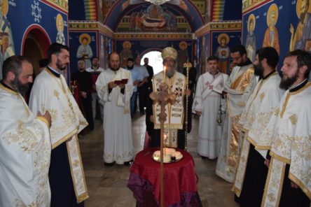 † ПРОСЛАВЕН 50-ГОДИШНИОТ ЈУБИЛЕЈ НА МПЦ-ОА И ДЕБАРСКО-КИЧЕВСКАТА ЕПАРХИЈА
