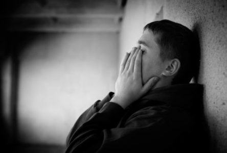 В црква дојдов пијан – само мајка ми да не ме тепа