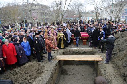 Во Кизлјар се збогуваа со невино убиените верници на Прочка
