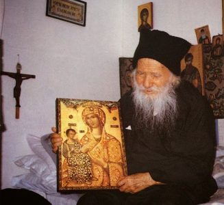 Кога ти го љубиш Христа, ти ги љубиш сите - Старец Порфириј Кавсокаливит