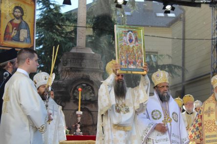 Света Божествена Литургија во Нови Сад